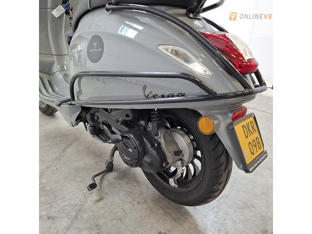 Bromscooter, vespa, primavera , 2017 - afbeelding 10 van  26