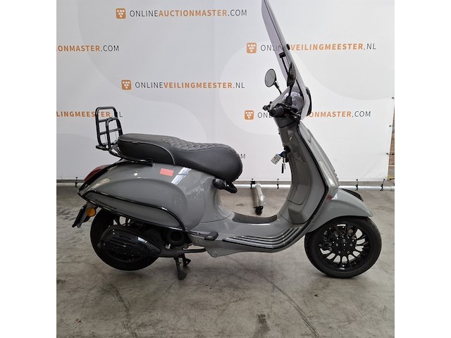 Bromscooter, vespa, primavera , 2017 - afbeelding 1 van  26