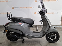 Bromscooter, vespa, primavera , 2017 - afbeelding 1 van  26