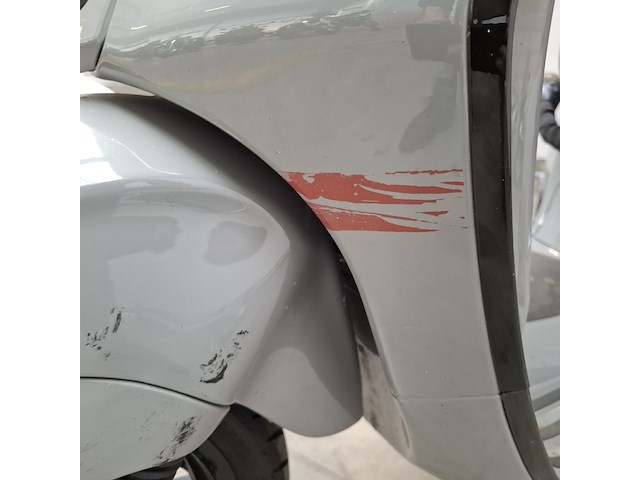 Bromscooter, vespa, primavera , 2017 - afbeelding 18 van  26