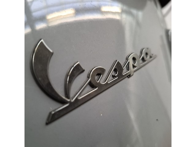 Bromscooter, vespa, primavera , 2017 - afbeelding 19 van  26