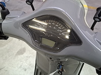 Bromscooter, vespa, primavera , 2017 - afbeelding 23 van  26
