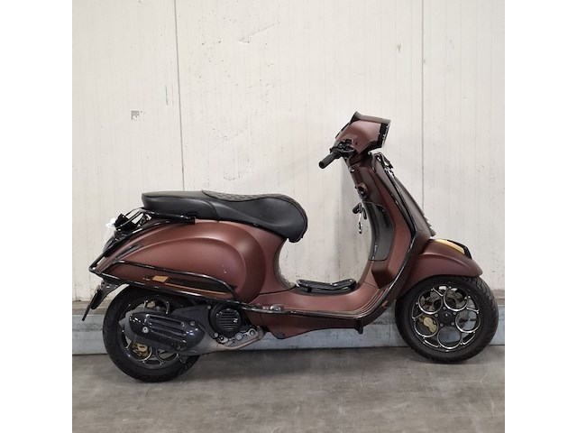 Bromscooter, vespa, primavera 4t - afbeelding 1 van  15