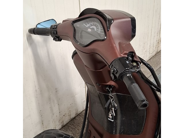 Bromscooter, vespa, primavera 4t - afbeelding 11 van  15