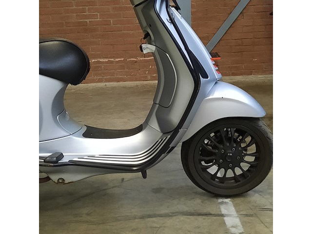 Bromscooter, vespa, sprint, 2015 - afbeelding 13 van  18