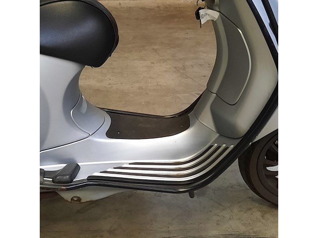 Bromscooter, vespa, sprint, 2015 - afbeelding 18 van  18