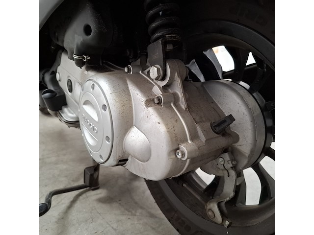 Bromscooter, vespa, sprint, 2024 - afbeelding 13 van  29