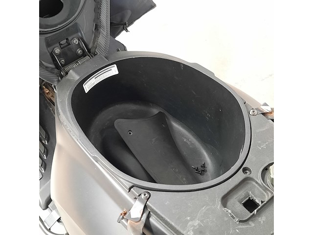 Bromscooter, vespa, sprint 50, 2023 - afbeelding 22 van  29