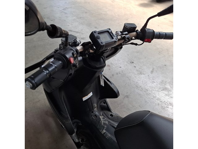 Bromscooter, yamaha, aerox r, 2011 - afbeelding 13 van  26