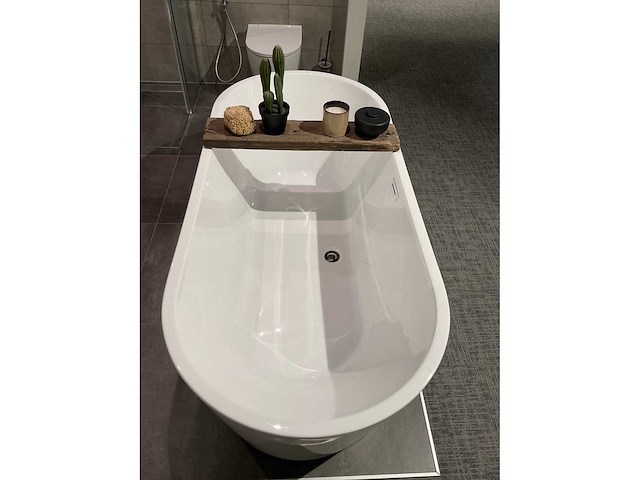 Bron vrijstaand bad - afbeelding 3 van  4