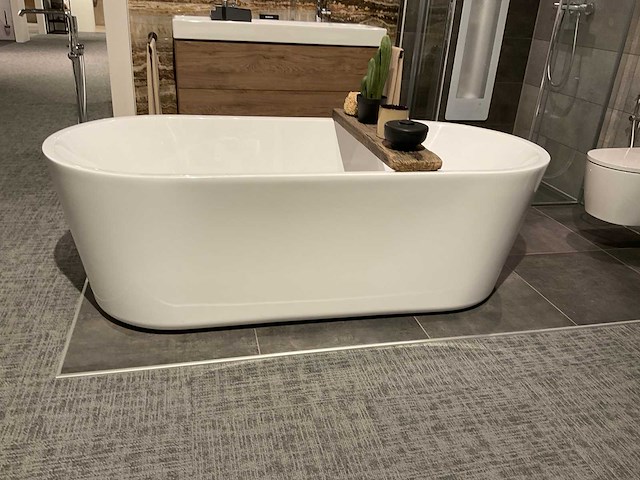 Bron vrijstaand bad - afbeelding 4 van  4