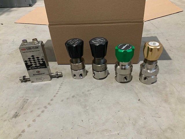 Bronckhorst - swagelok - tescom - debiet meters en regelaars (16x) - afbeelding 3 van  3