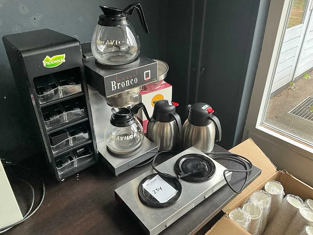 Bronco novo 2 koffiezetapparaat en divers - afbeelding 1 van  5