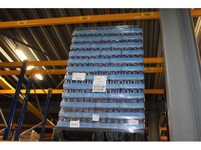 Bronwater sourcy. 120 trays a 24 blikken. totaal 2880 blikken. tht 5-26. bod is inclusief 432 euro statiege... - afbeelding 1 van  2