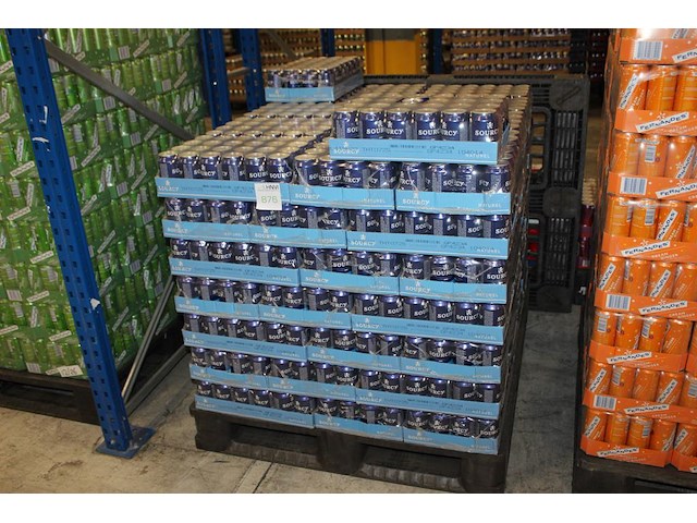 Bronwater sourcy. 70 trays a 24 blikken. totaal 1680 blikken. tht 7-25. bod is inclusief 252 euro statiegel... - afbeelding 1 van  3