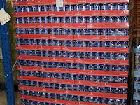 Bronwater sourcy sprankelend. 120 trays a 24 blikken. totaal 2880 blikken. tht 7-26. bod is inclusief 432 e... - afbeelding 2 van  3