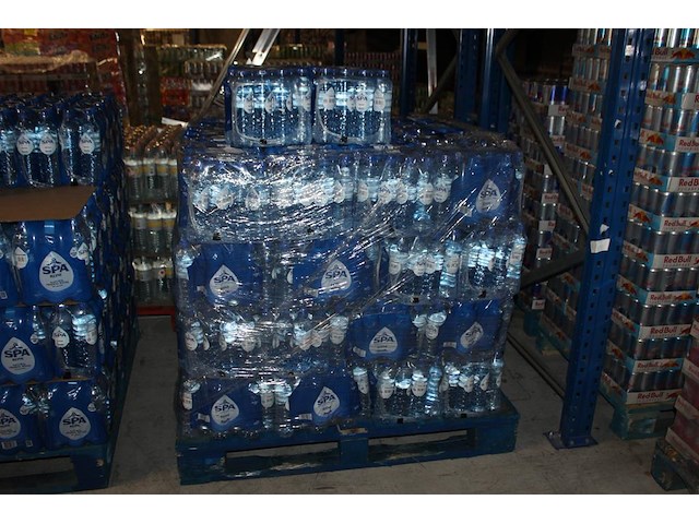 Bronwater spa blauw. 54 packs a 24 x 0,5l. 1296 flessen. bod is inclusief 194,40 euro statiegeldwaarde tht ... - afbeelding 1 van  3
