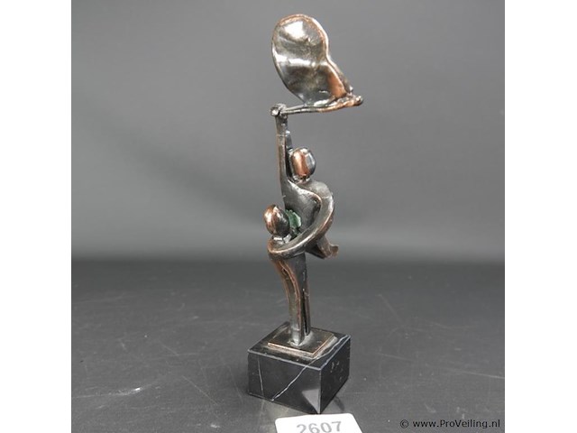 Bronzen beeld ammerlaan?. op marmeren basement - afbeelding 1 van  5