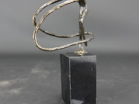 Bronzen beeld corry ammerlaan "obstakels overwinnen" - afbeelding 1 van  5