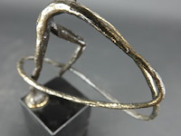 Bronzen beeld corry ammerlaan "obstakels overwinnen" - afbeelding 4 van  5