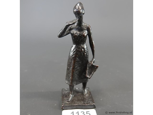 Bronzen beeld mariken van nieumeghen - afbeelding 1 van  5
