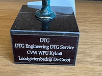 Bronzen beeld op sokkel - afbeelding 3 van  3