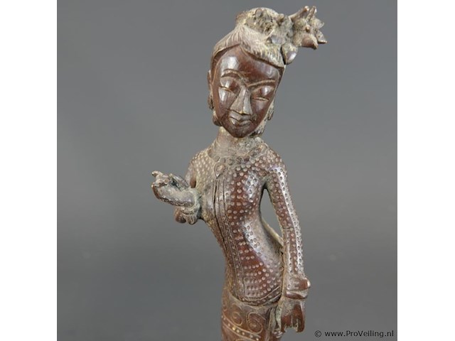 Bronzen beeld van een balinese danseres - afbeelding 2 van  5