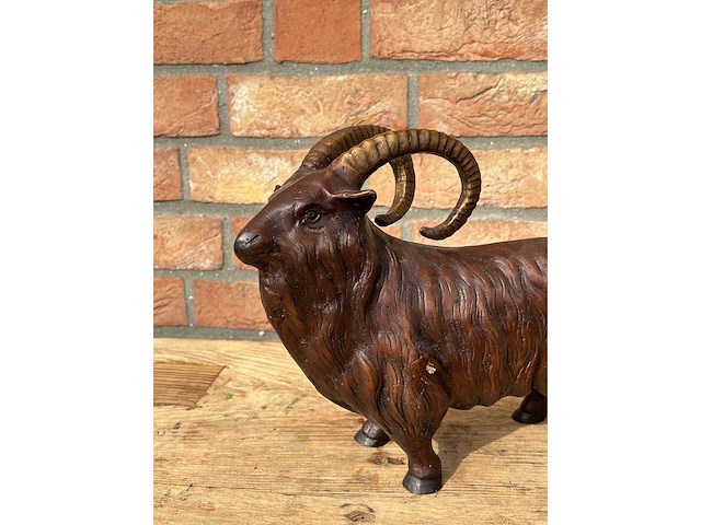 Bronzen bok - afbeelding 2 van  2