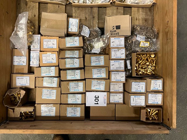 Bronzen bouten en moeren - afbeelding 1 van  5