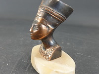 Bronzen buste egyptische koningin nefertiti. - afbeelding 2 van  5
