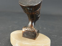 Bronzen buste egyptische koningin nefertiti. - afbeelding 3 van  5