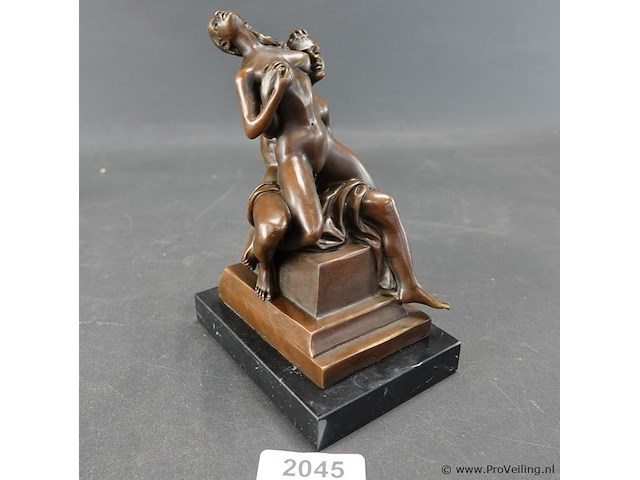 Bronzen erotisch beeld - afbeelding 1 van  5