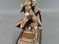Bronzen erotisch beeld - afbeelding 2 van  5