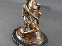 Bronzen erotisch kunstwerk getiteld "the hugger", naar art deco beeldhouwer bruno zach. - afbeelding 1 van  5