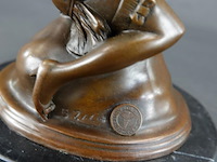 Bronzen erotisch kunstwerk getiteld "the hugger", naar art deco beeldhouwer bruno zach. - afbeelding 3 van  5