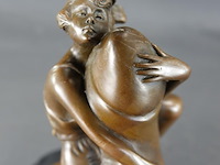 Bronzen erotisch kunstwerk getiteld "the hugger", naar art deco beeldhouwer bruno zach. - afbeelding 5 van  5