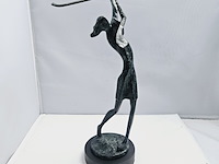 Bronzen figurine vrouwelijke golfer - afbeelding 1 van  5