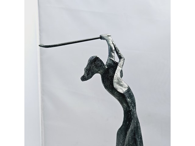 Bronzen figurine vrouwelijke golfer - afbeelding 3 van  5