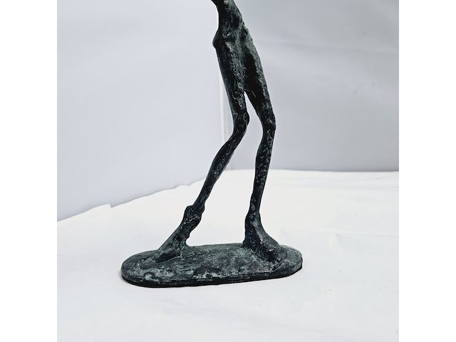Bronzen figurine vrouwelijke golfer - afbeelding 3 van  5