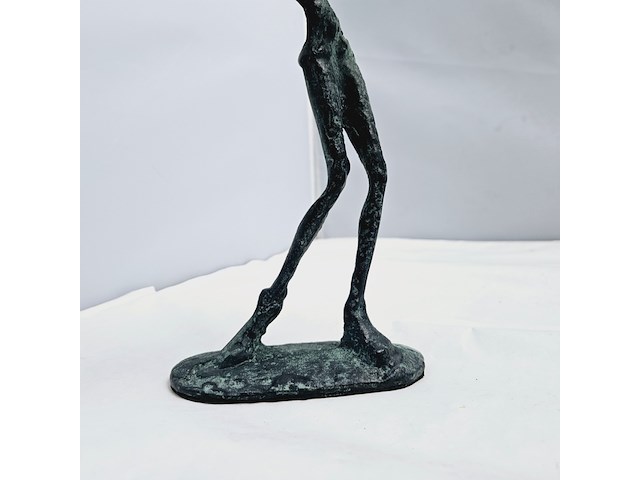 Bronzen figurine vrouwelijke golfer - afbeelding 4 van  5