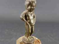 Bronzen manneken pis - afbeelding 2 van  5