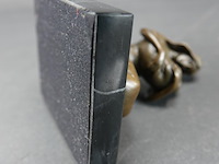 Bronzen moeder met kind op marmeren basement - afbeelding 5 van  5