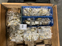 Bronzen moeren - afbeelding 1 van  4