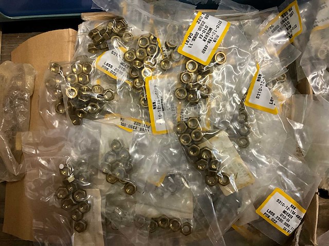 Bronzen moeren - afbeelding 2 van  4