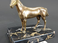 Bronzen paard - afbeelding 1 van  5