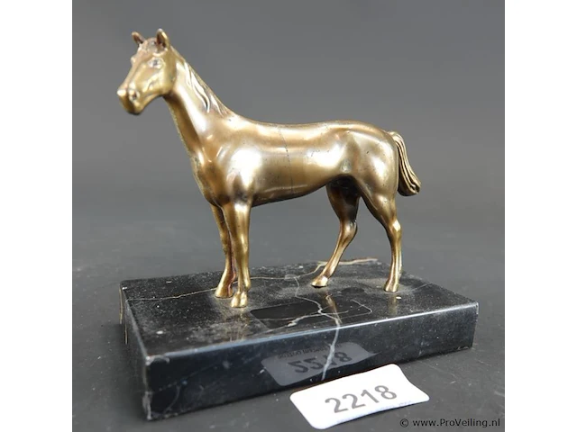 Bronzen paard - afbeelding 1 van  5