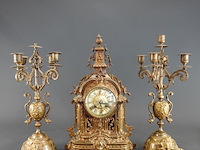 Bronzen pendulestel in napoleon iii-stijl