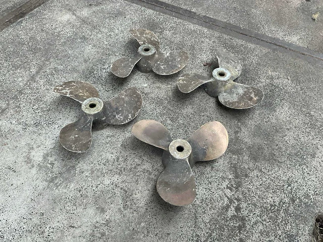 Bronzen propellors (4x) - afbeelding 1 van  5
