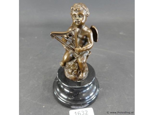 Bronzen putto op marmeren basement - afbeelding 2 van  5