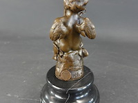 Bronzen putto op marmeren basement - afbeelding 3 van  5